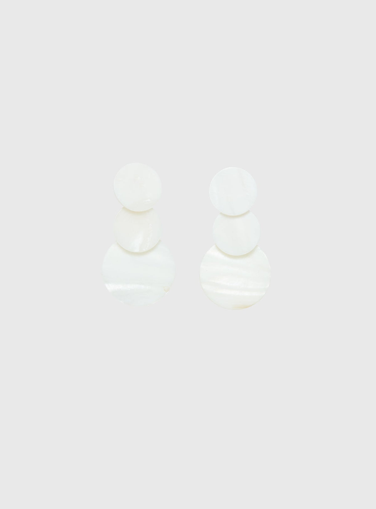 Terza Shell Tiered Earrings White