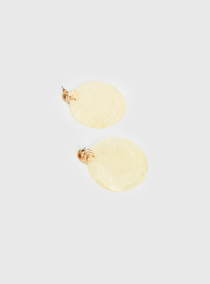 Kinzee Shell Earrings Butter / Gold