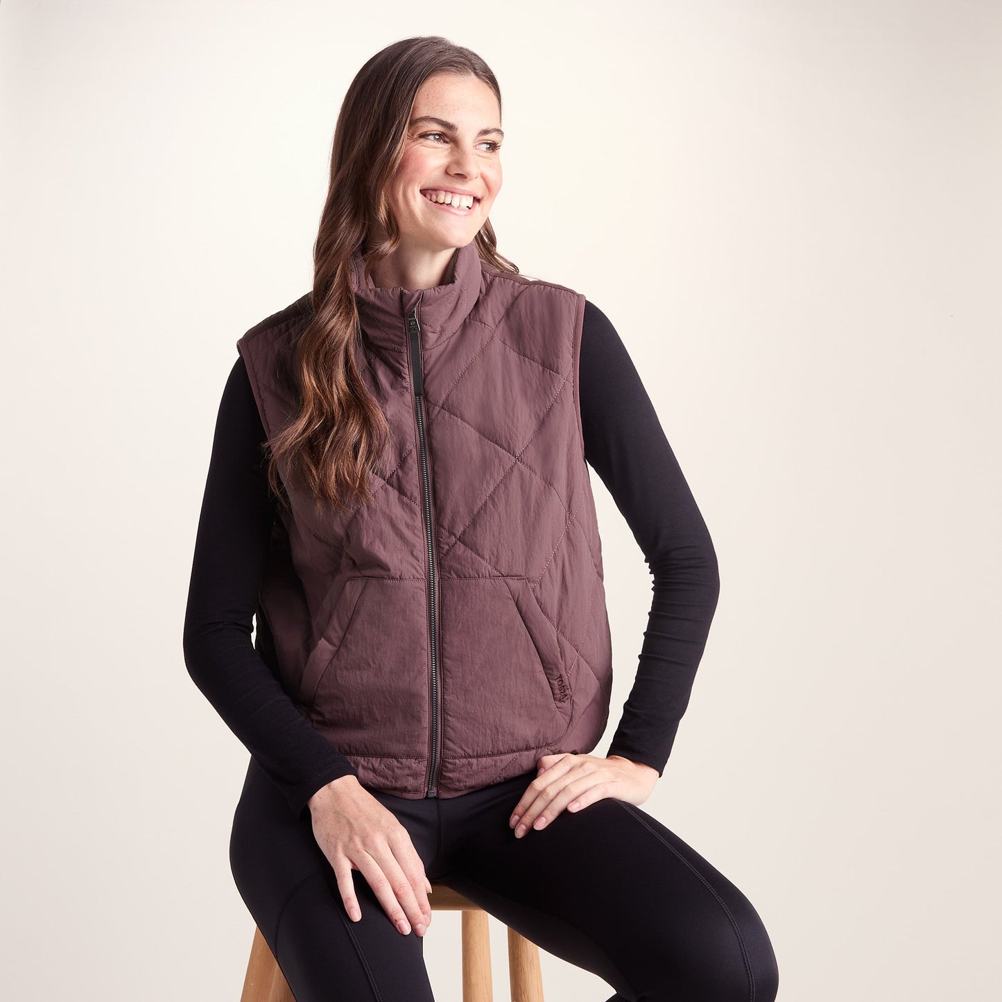 Juni Womens Relaxed Fit Shower Resistant Insulated Gilet - Dark Mauve