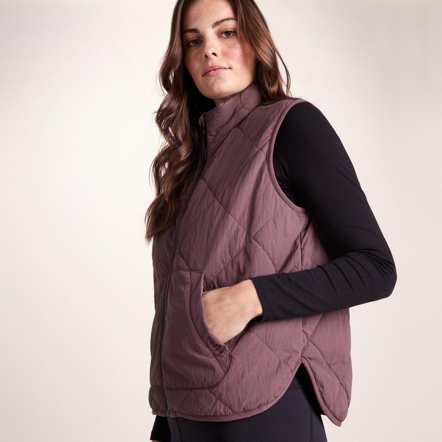 Juni Womens Relaxed Fit Shower Resistant Insulated Gilet - Dark Mauve