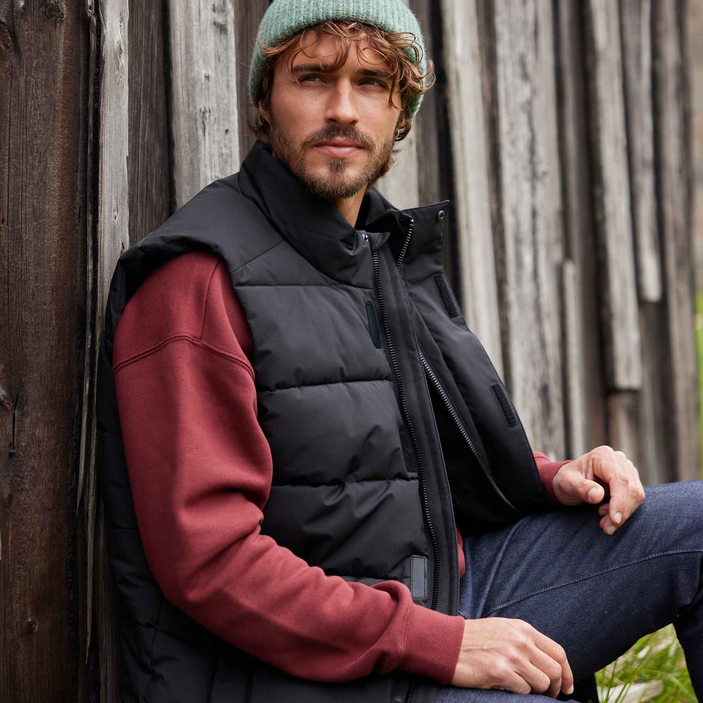 Leighton Mens Shower Resistant Insulated Gilet - Black