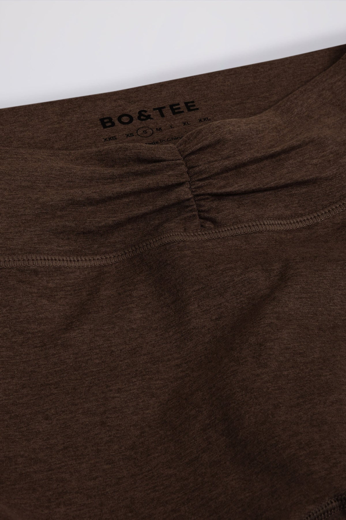 Brushed Jersey Ruched Mid-Rise Leggings in Pecan Marl